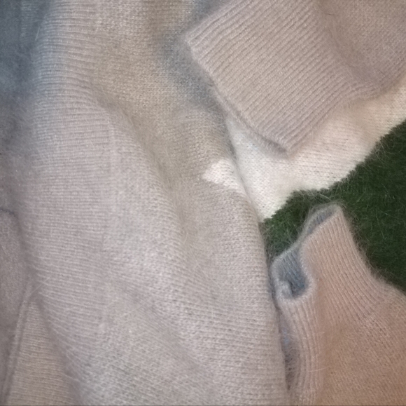 Sweater - Picture 8 of 9